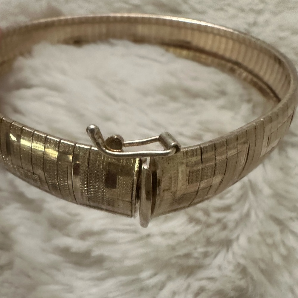 "JACMEL" SOLID STERLING SILVER GREEK KEY STYLED OMEGA FLEXIBLE BRACELET - Picture 5 of 9